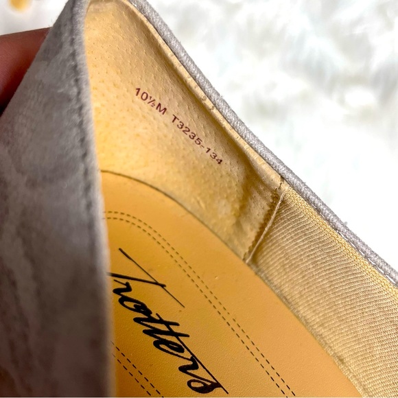 Trotters Doris Leather Pumps Grey Snake Print Sz. 10.5 - Picture 9 of 11